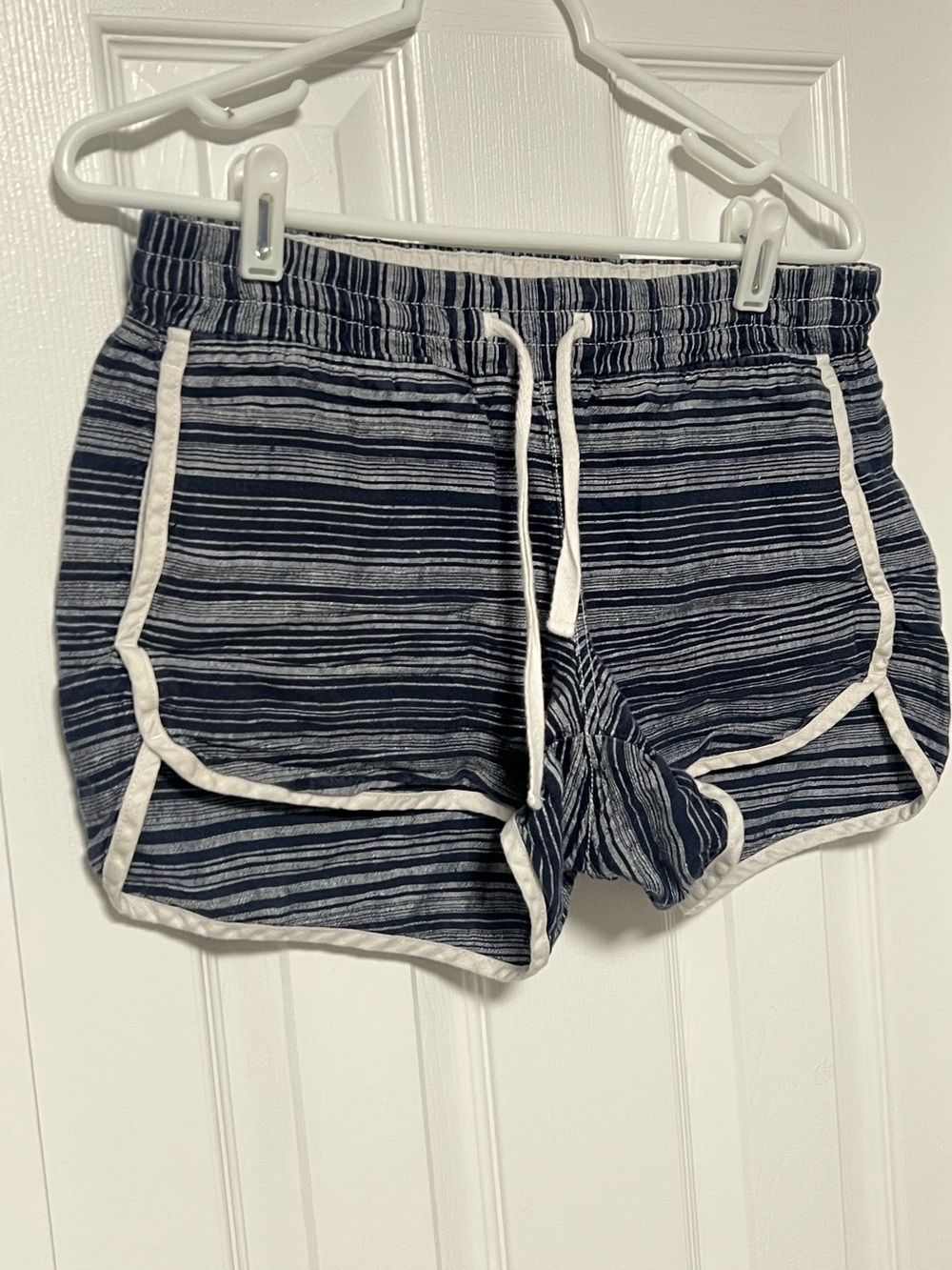 Athleta Retreat Linen Shorts Blue Stripe Drawstring Size 4 - Picture 3 of 6